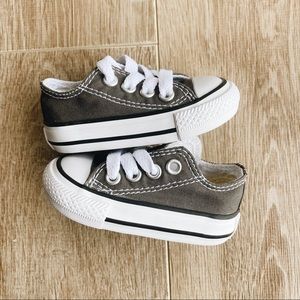 Converse all star chucks / baby infant size 2